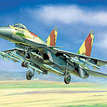 ЗВЕЗДА7240 Истребитель завоевания превосходства в воздухе "Су-35" 1/35