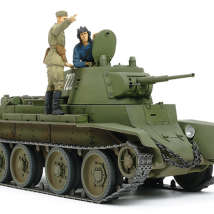 Tamiya 35327 Советский танк БТ-7 (выпуск 1937г), 2 фигуры + фототравление, 1:35