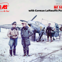 ICM 48804 Мессершмидт Bf 109F-4 с персоналом ВВС Германии 1942г., 1:48